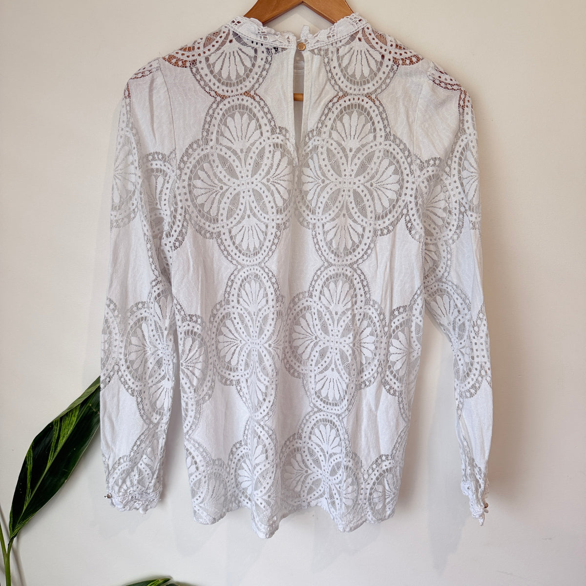 Decjuba White Lace Long Sleeve Top Size 10