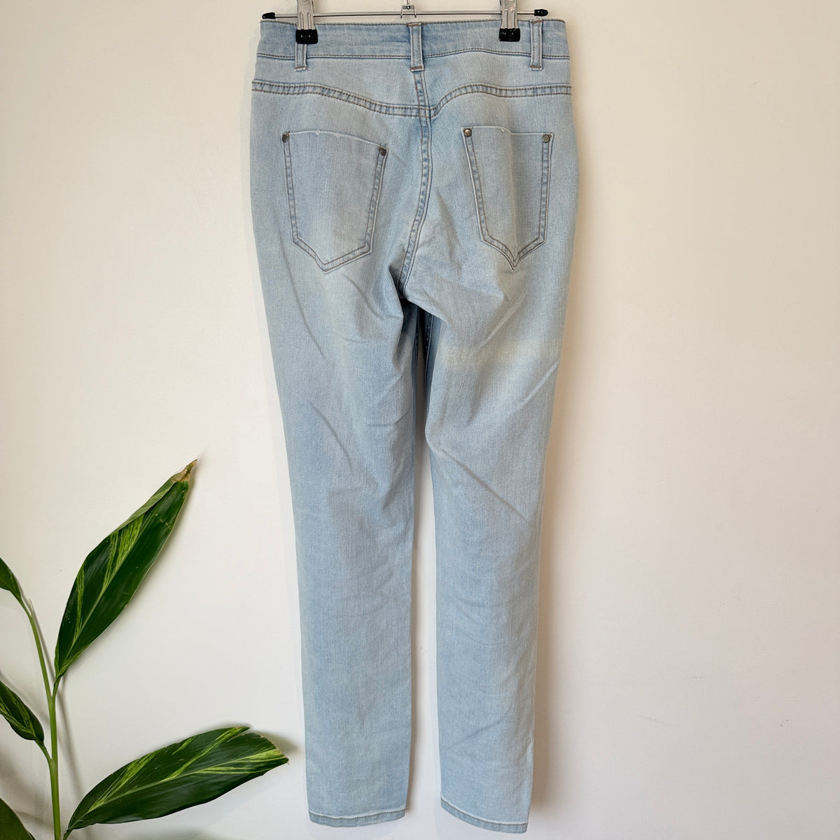 Betty Basics Light Wash Distressed Jeans Size 8