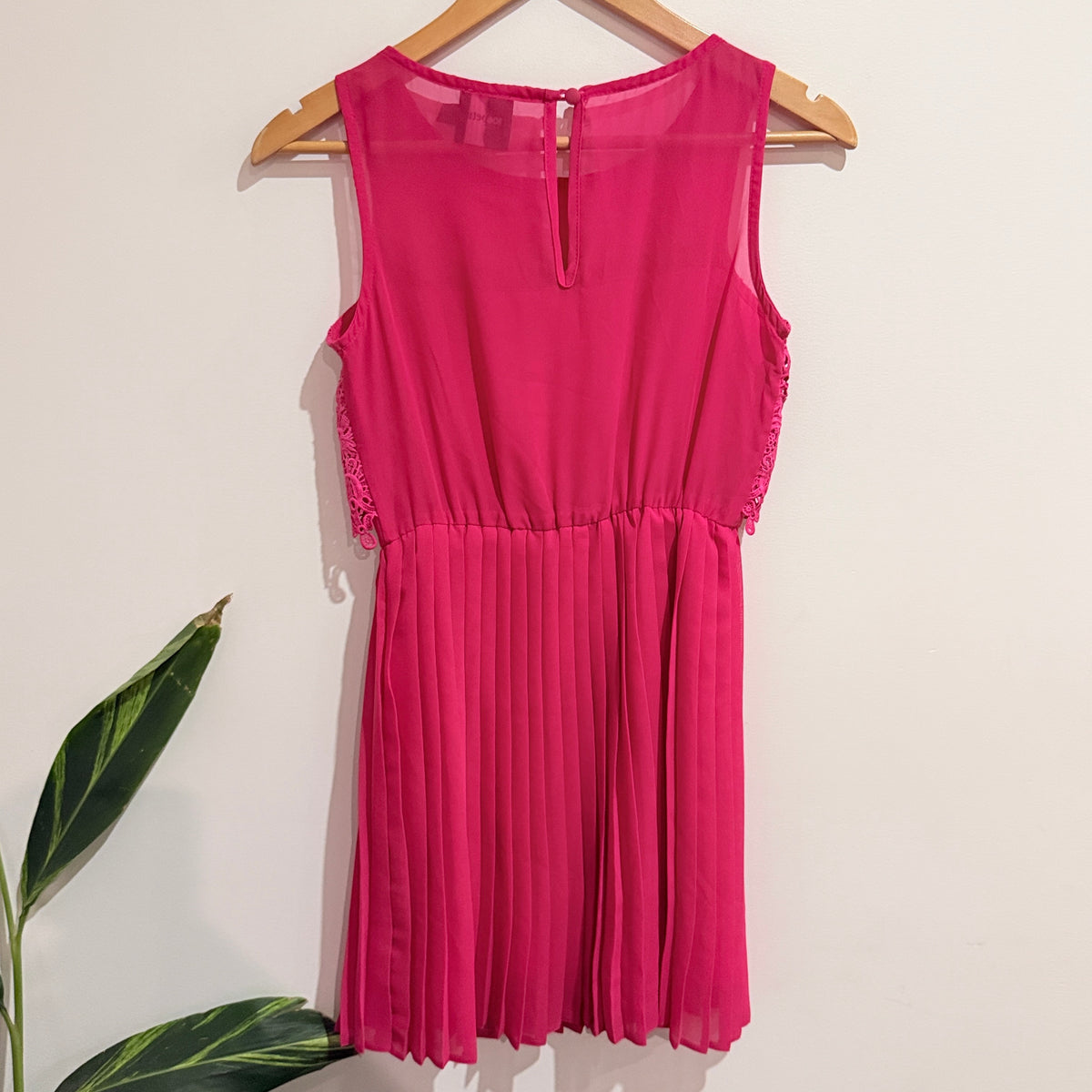 ASOS Petite Hot Pink Crochet Bodice Pleated Dress Size 8