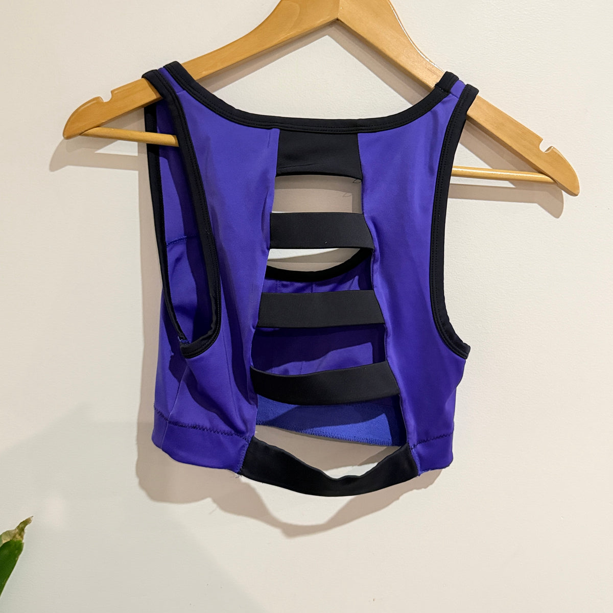 Joe Boy Purple Strappy Back Sports Crop Top Size M