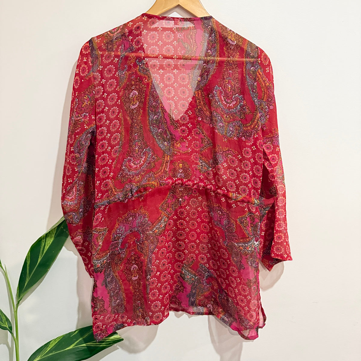 Brand Unknown Semi-sheer Tunic Top Size M | U/Arm to U/Arm 53cm