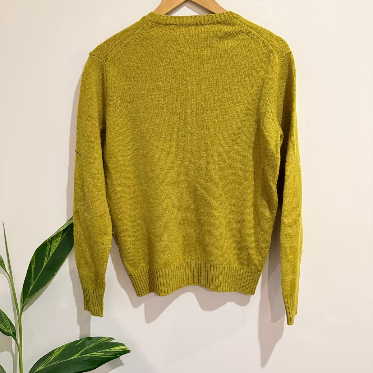 Uniqlo Mustard Wool Blend V Neck Jumper Size L