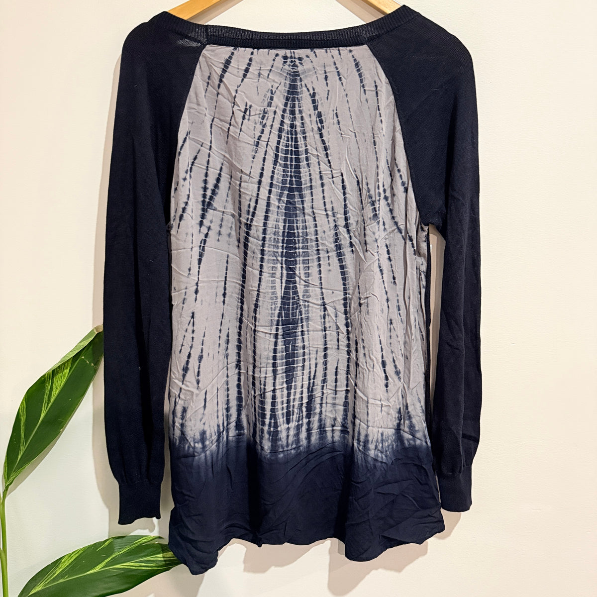 Max Navy Knit Top with Tie Dye Print Back Size M