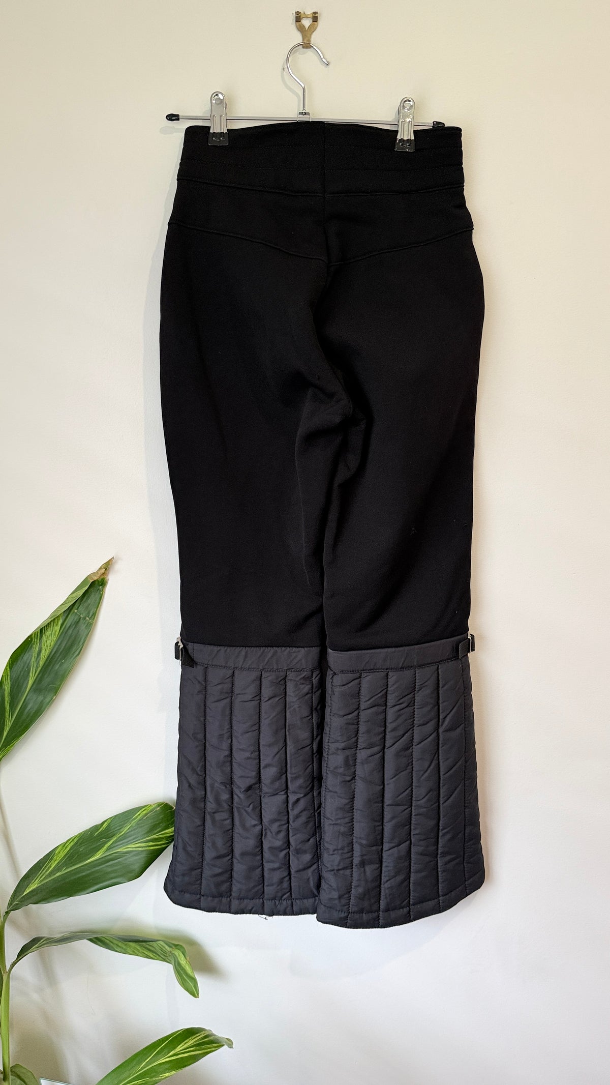 Cevas Black and Grey Quilted Ski Pants - Size 8R