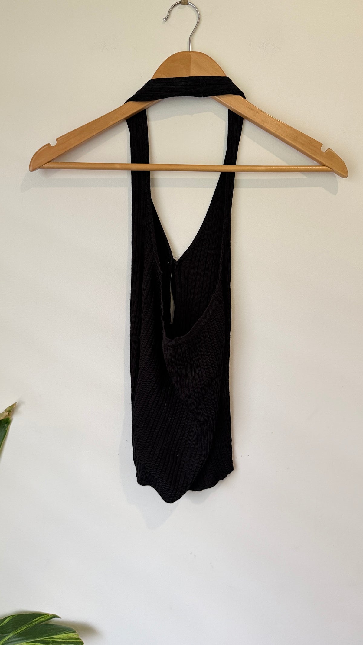 Glassons Tie Front Ribbed Knit Halter Top Size S