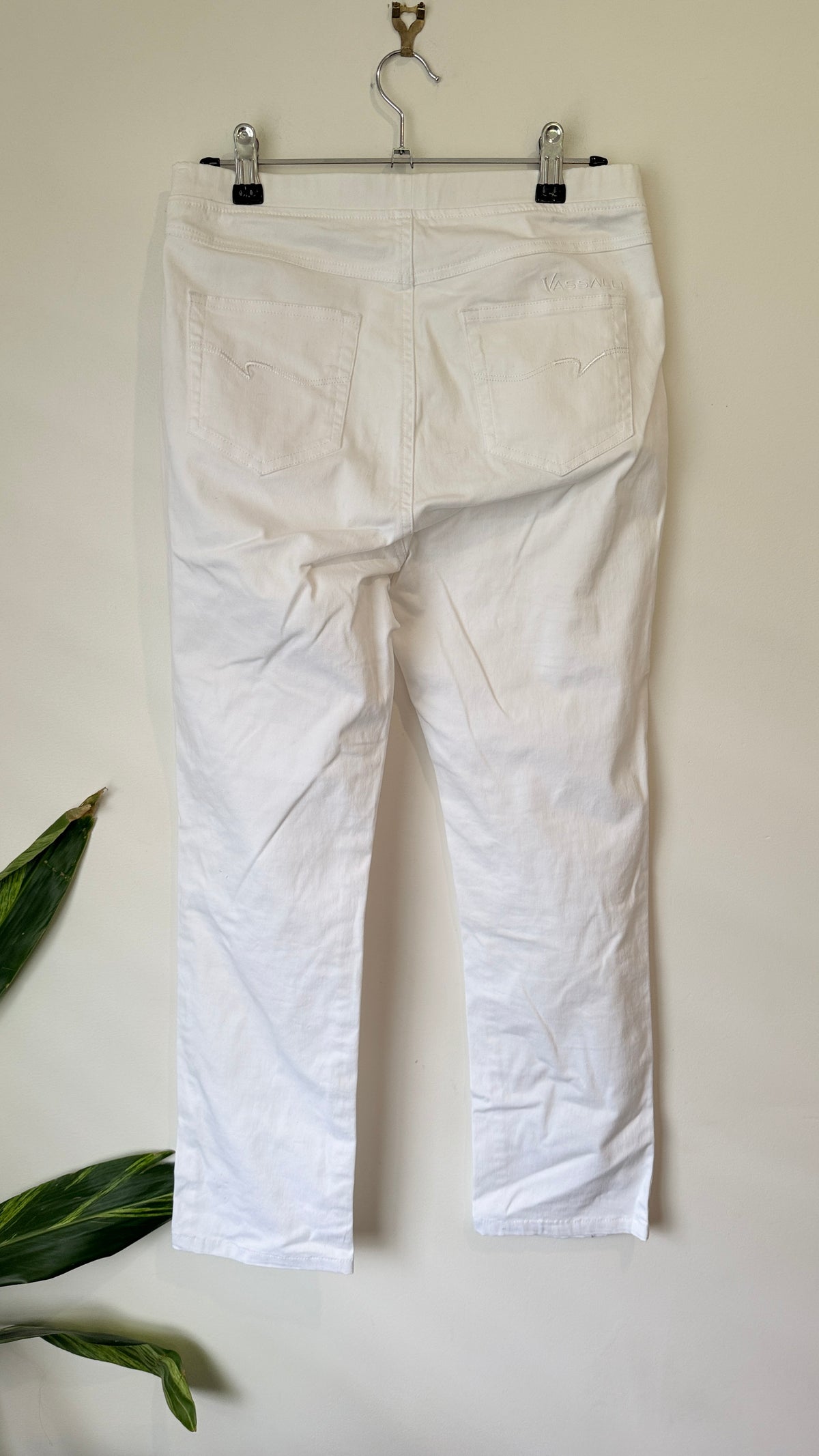 Vassalli White Cropped Pull on Pants Size 8