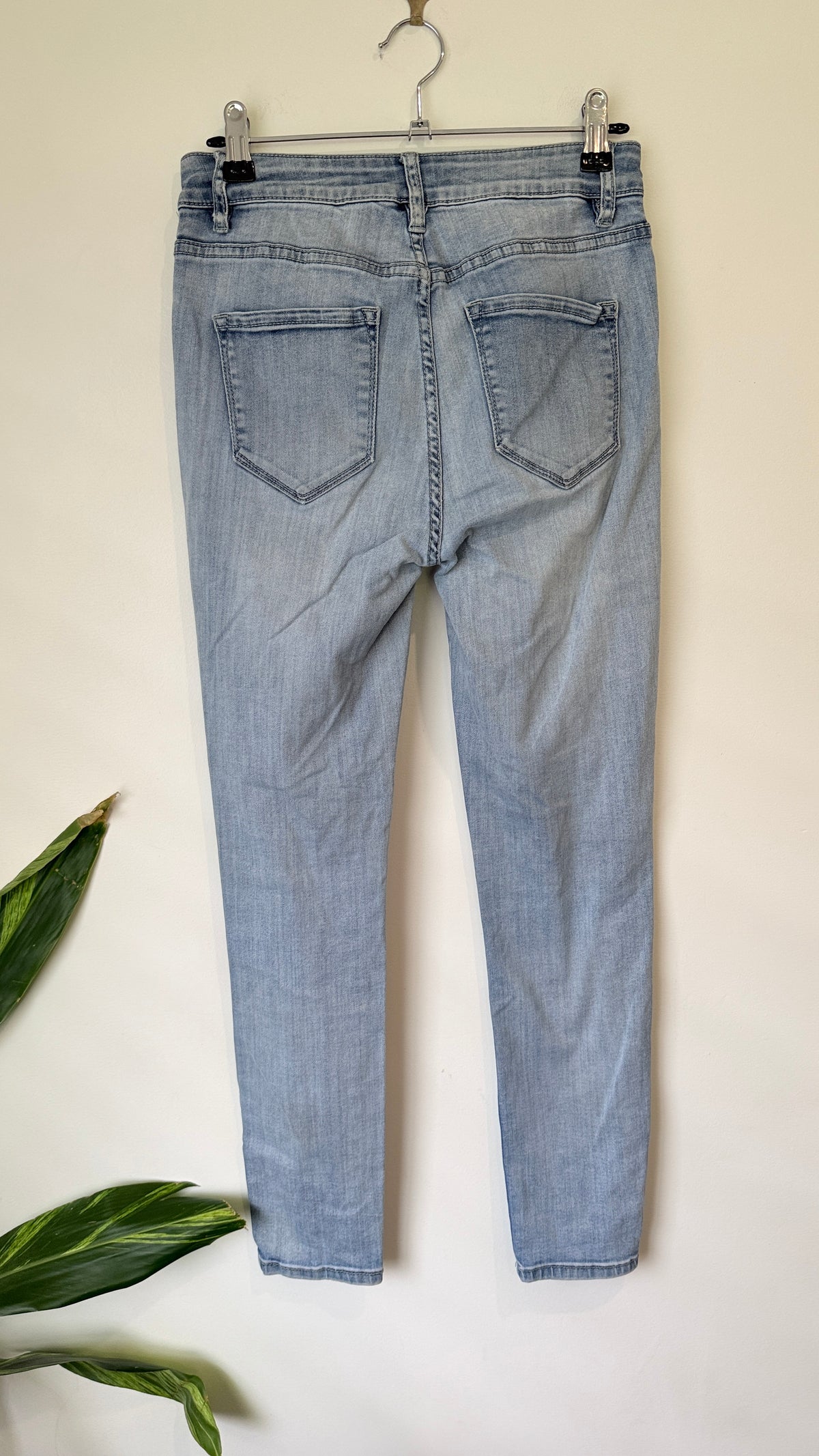 Decjuba Luxe Size 10 Basic Light Wash Skinny Jeans