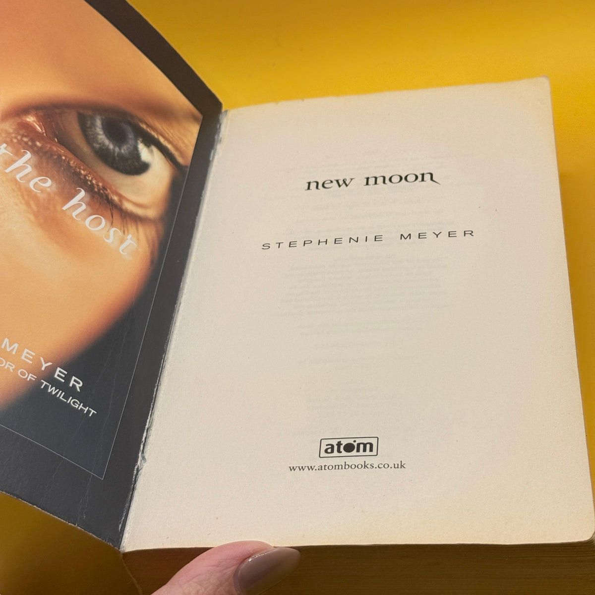 New Moon by Stephenie Meyer (Special Edition)