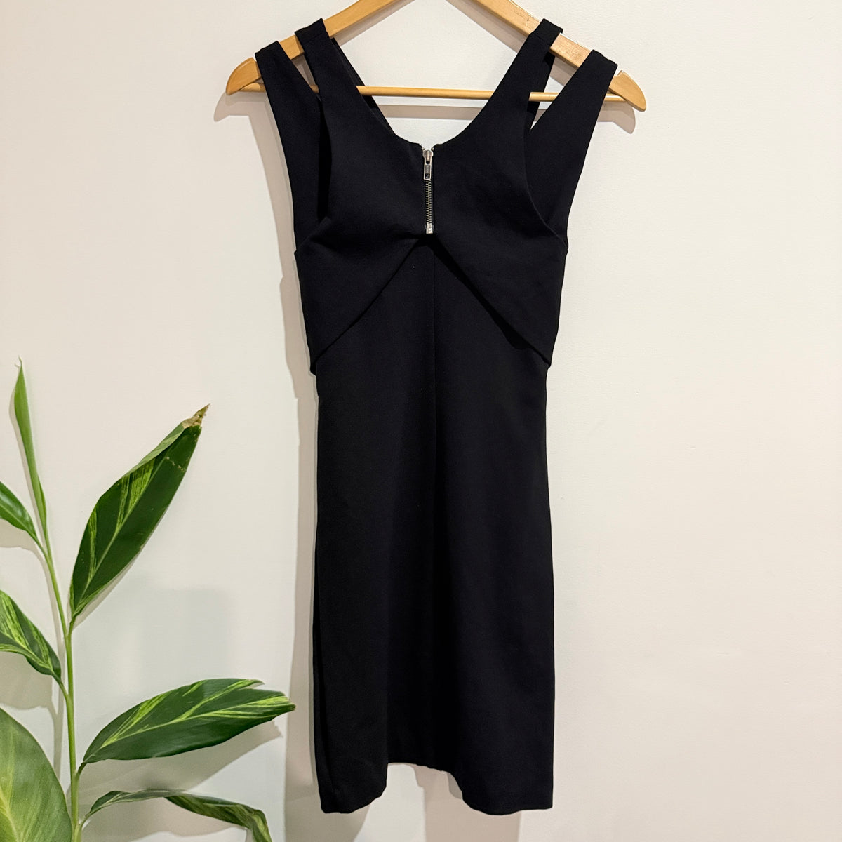 Max Black Cross Strap Bodycon Dress Size 8