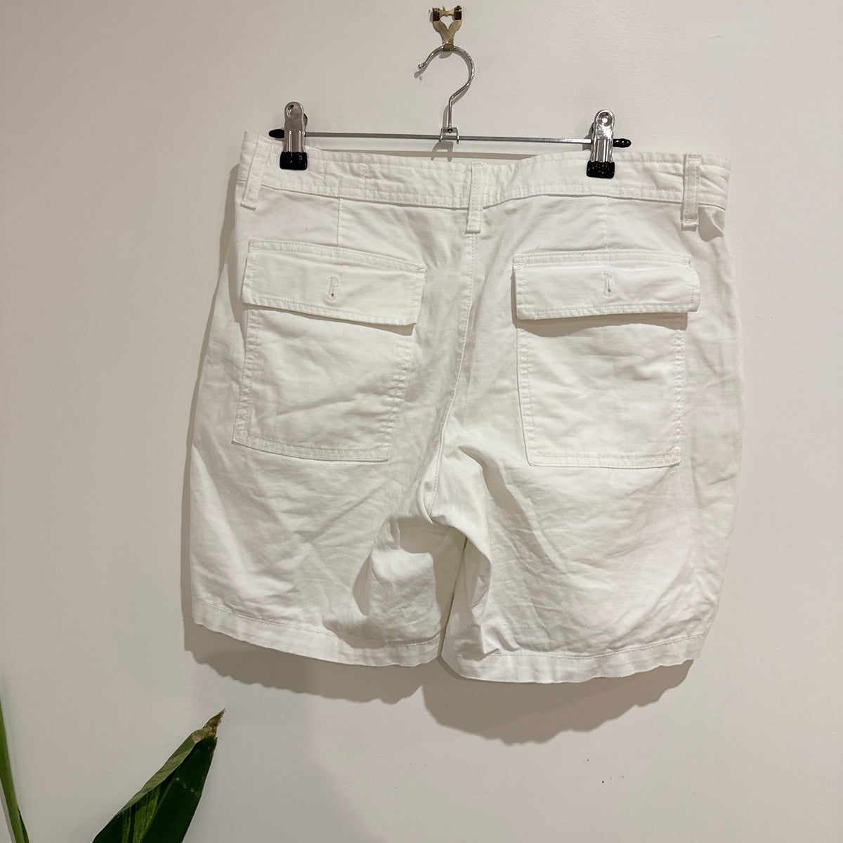 Gap White Girlfriend Chino Shorts Size 10