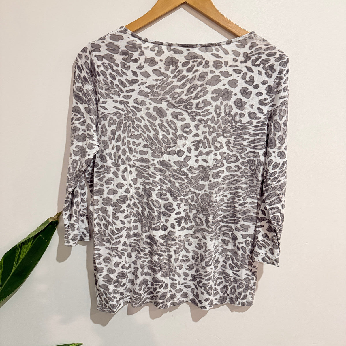 Suzanne Grae Grey Animal Print Top Size M