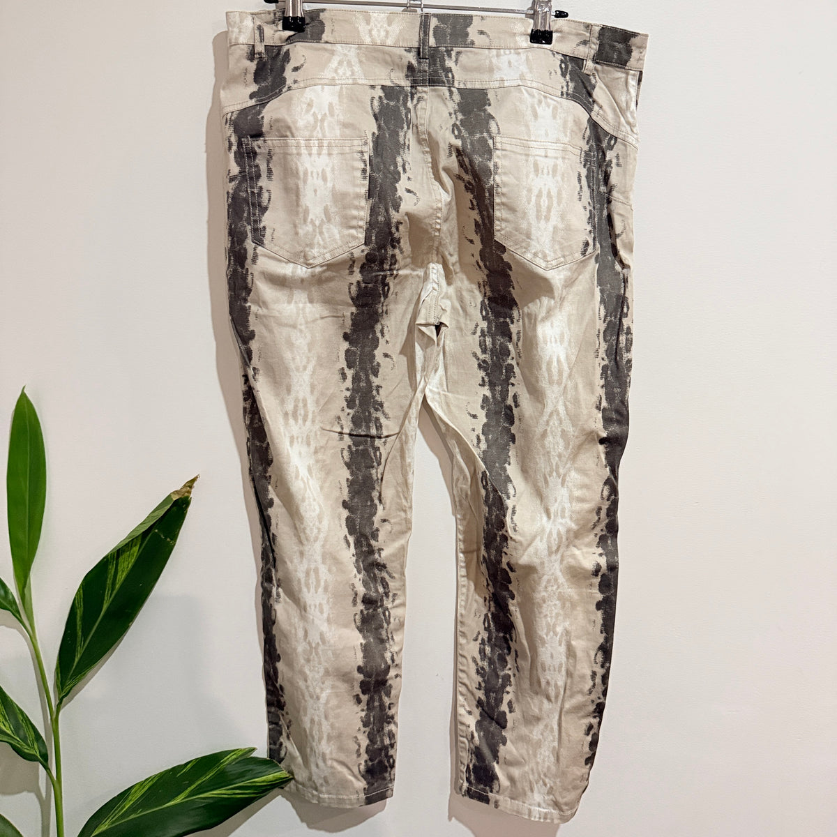 Scarlett (NZ Design) Snake-print Denim Jeans Size 14