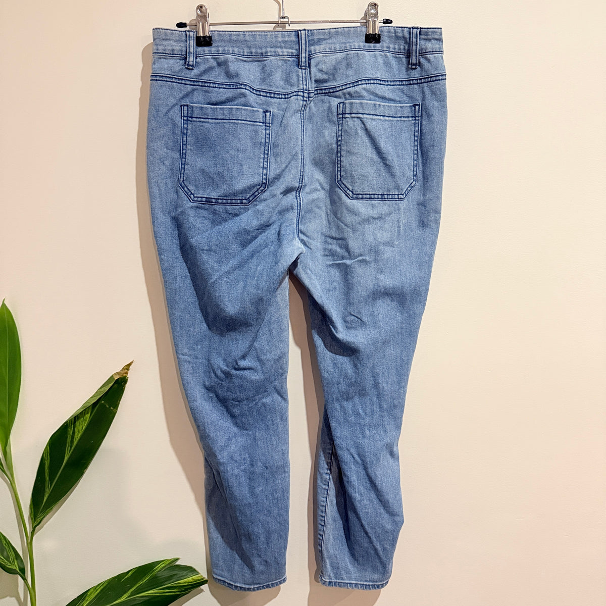 Giordano Light-wash Denim Jeans Size 30 | 170/74R | Waist 84cm