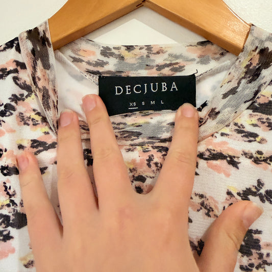 Decjuba XS Frill Sleeve Top