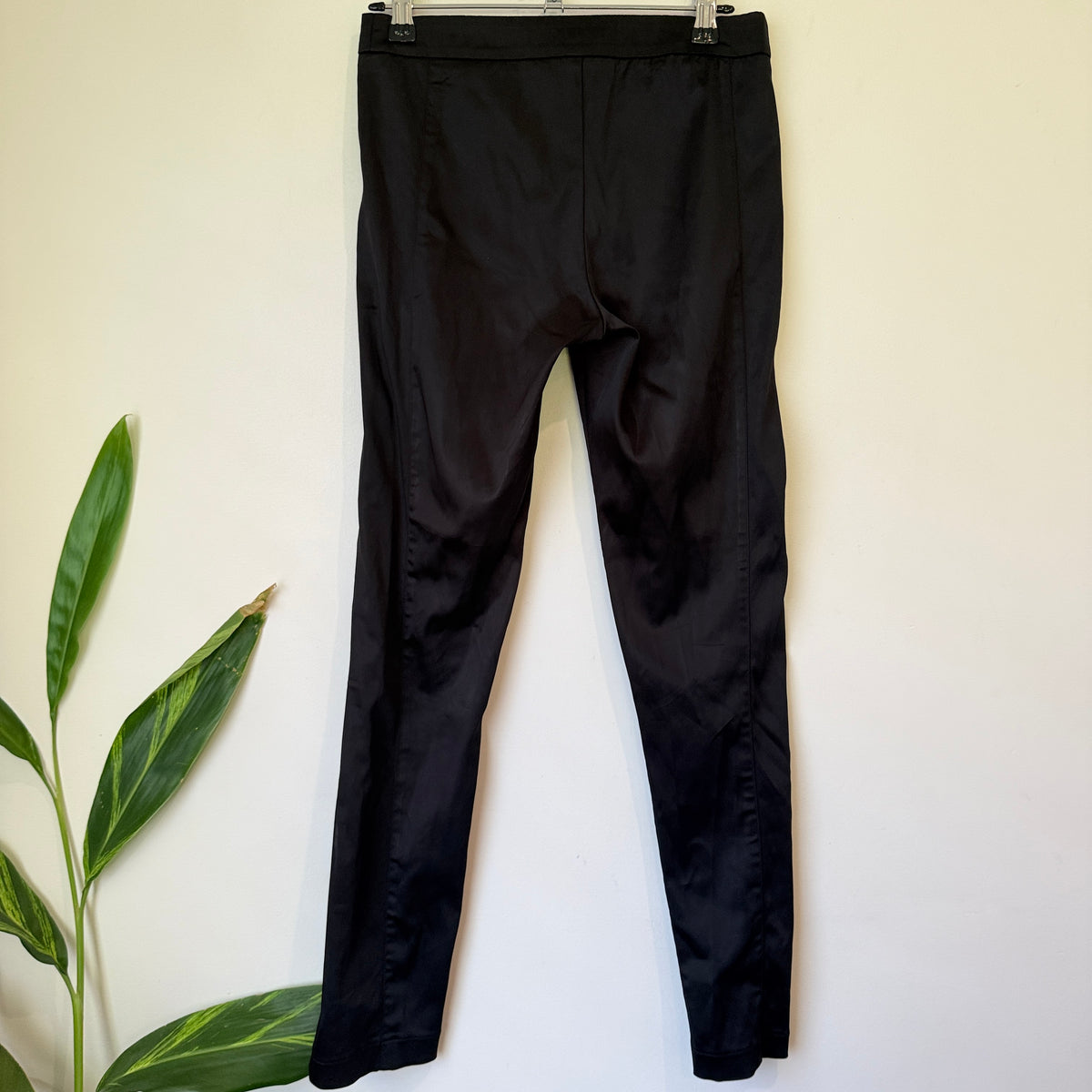 Storm Size 6 Black Slim Leg Pants