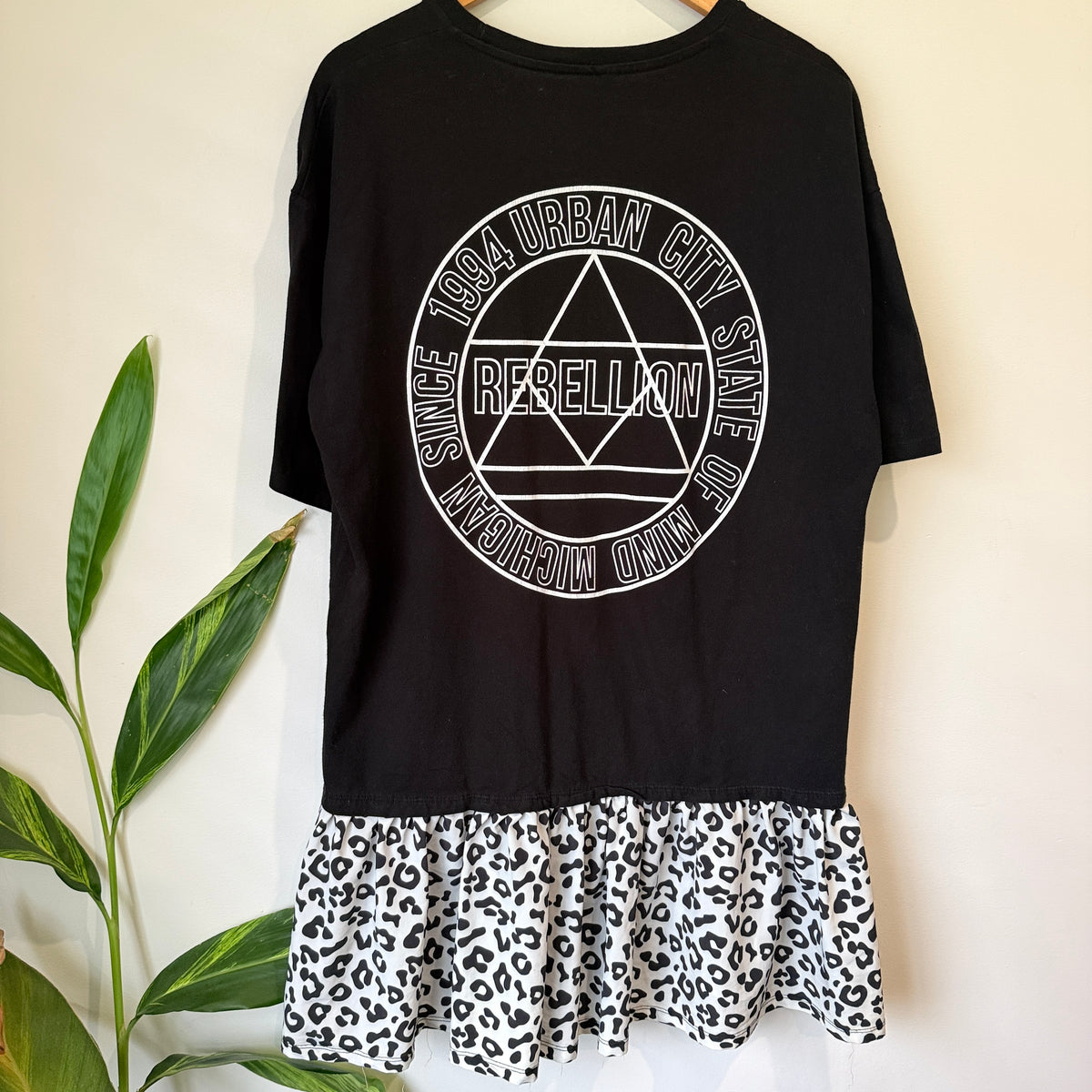 ASOS Black Leopard Ruffle Hem T Shirt Dress Size 14
