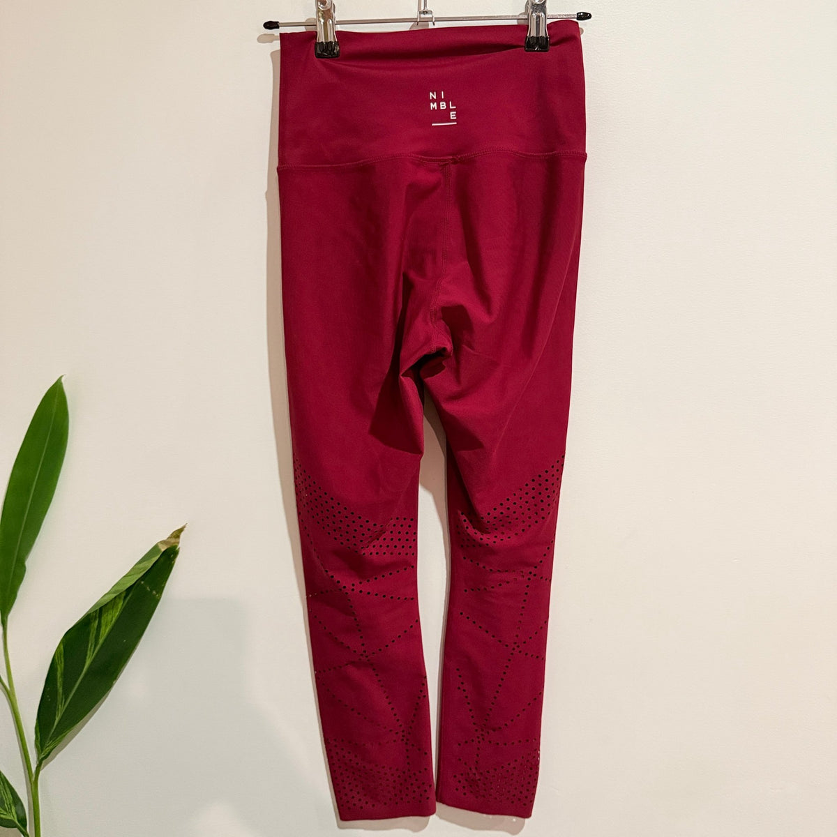 Nimble Activewear Berry Laser Cut Leggings Size 6 (XXS)