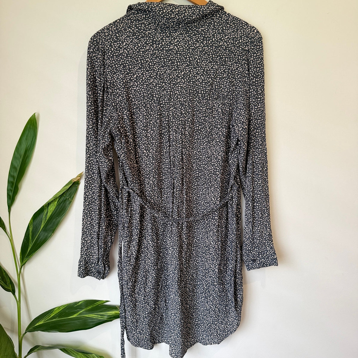 Glassons Navy Spot Print Long Sleeve Shirt Dress Size 12 (needs small repair)