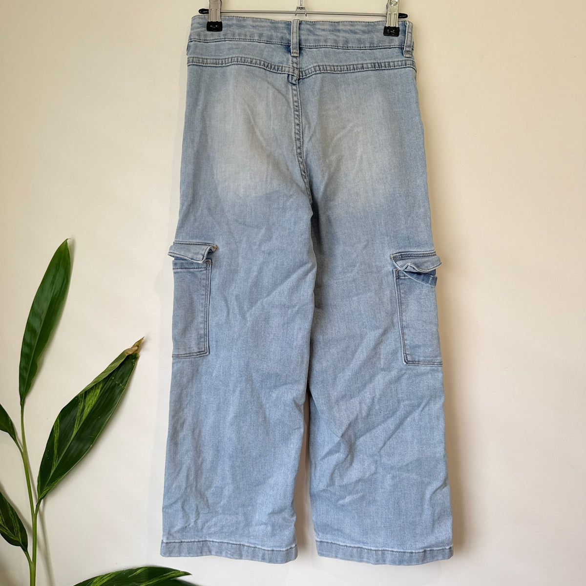 Switch Girls Light Wash Denim Cargo Jeans Size 10