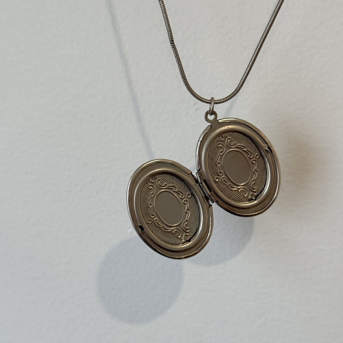 Silver Tone Oval Photo Locket Necklace
