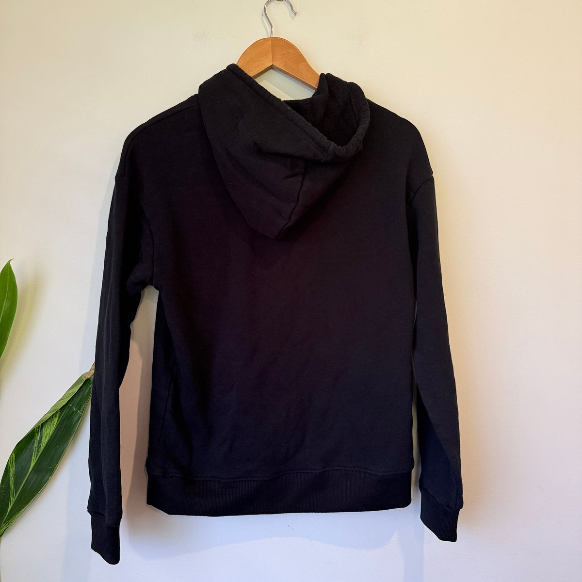 Banahills Vietnam Black Souvenir Hoodie Size S | U/Arm to U/Arm 51cm