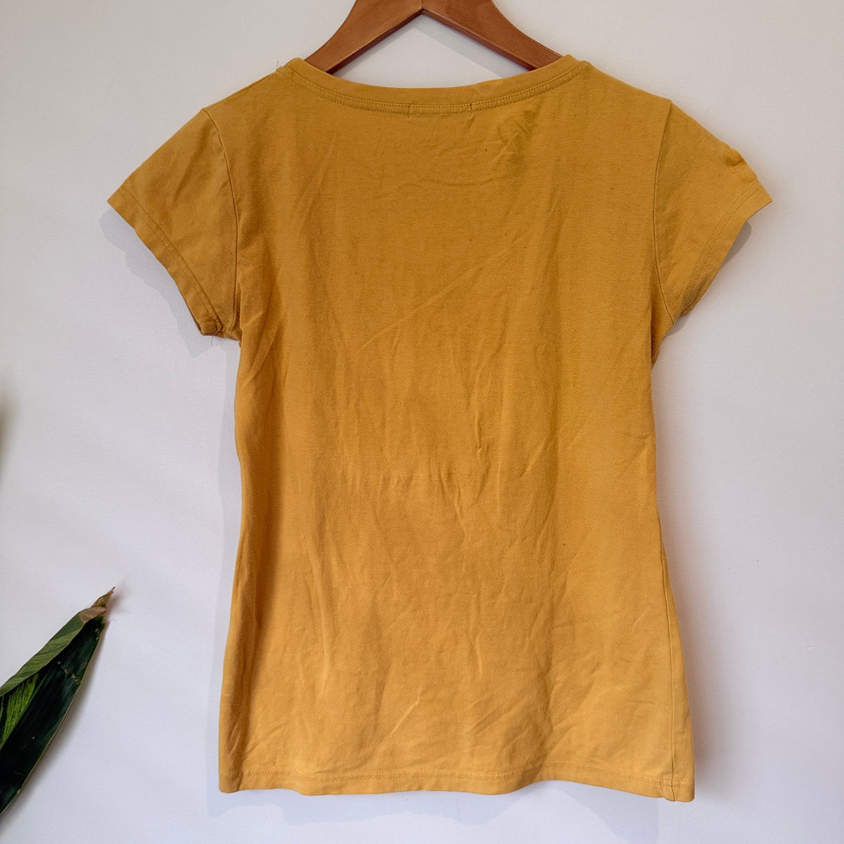 Supre Crewneck Basic T-shirt Size L