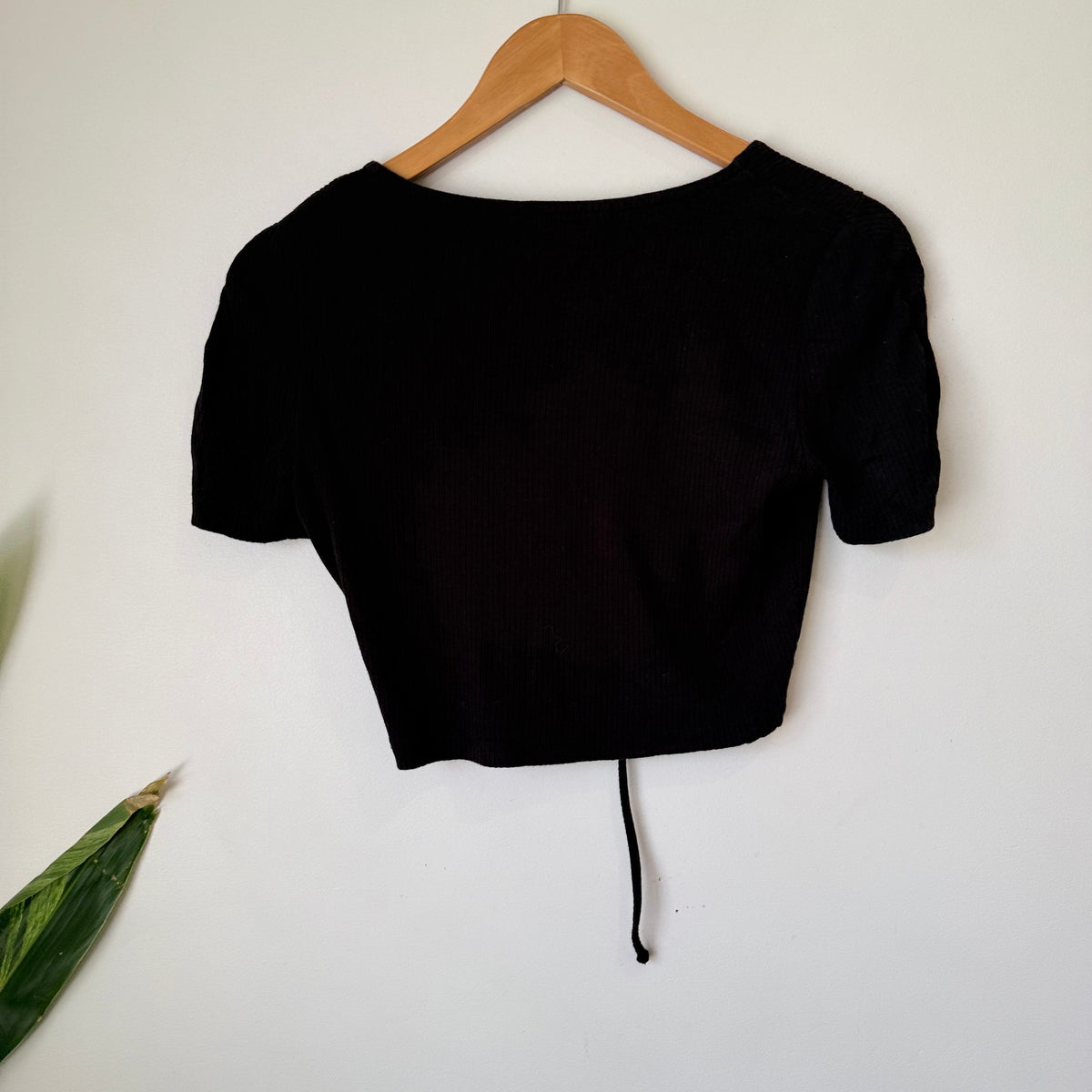 Glassons Black Ribbed Ruched Tie Front Crop Top Size L