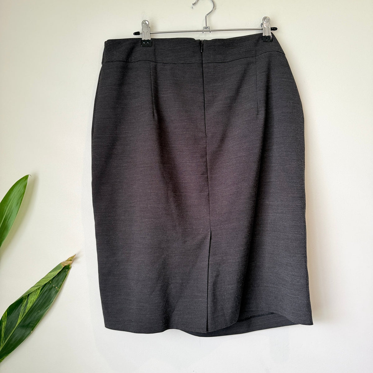 Jacqui E Charcoal Ruffle Front Pencil Skirt Size 14
