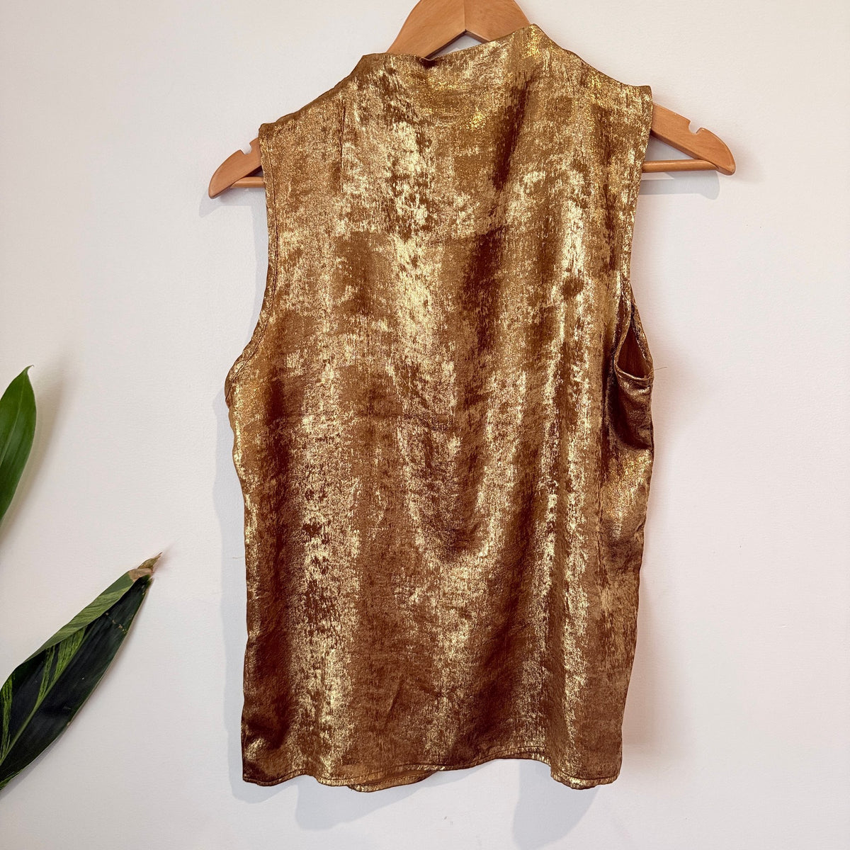 Gold Metallic Crushed Satin Sleeveless V-Neck Top Size U/Arm to U/Arm 50cm
