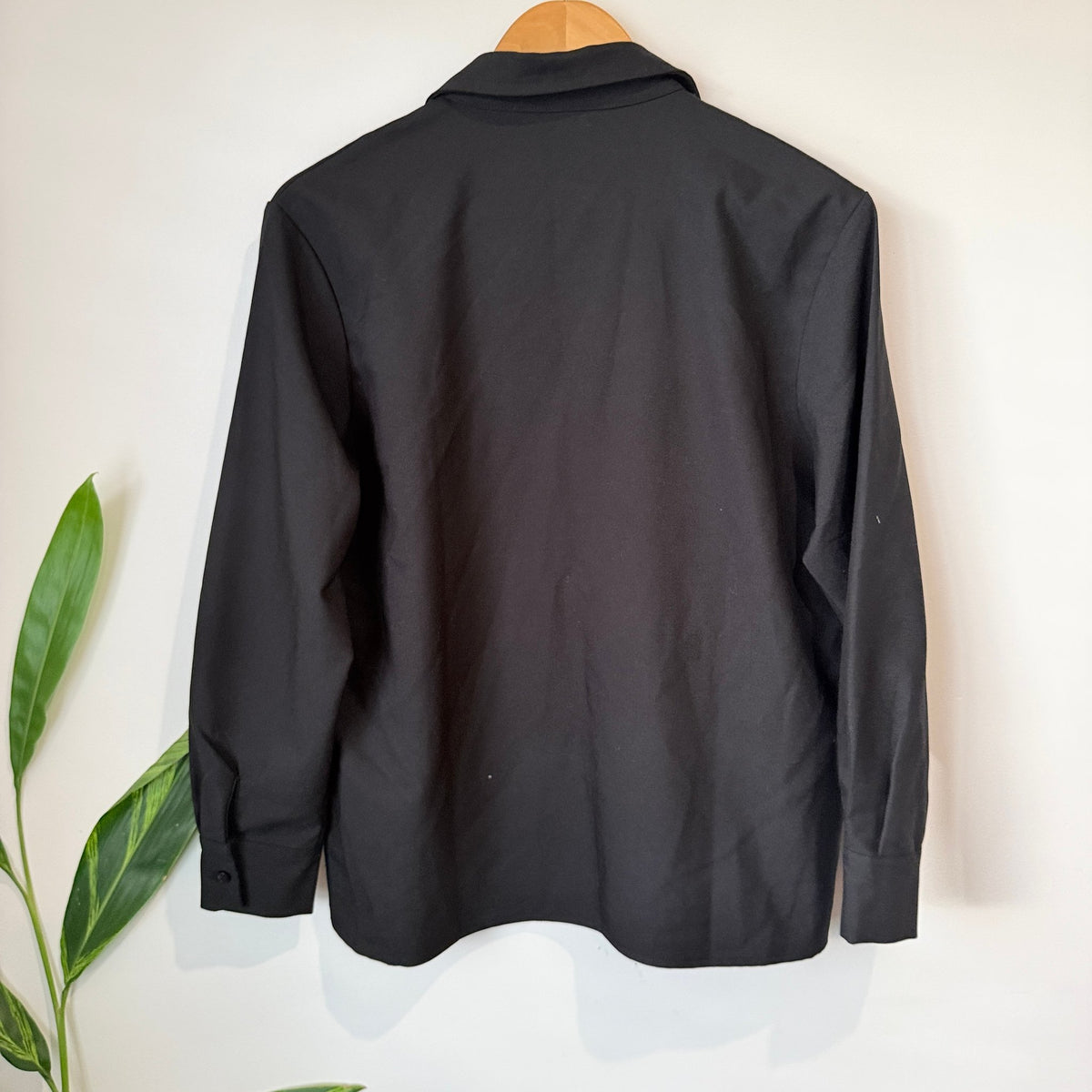 Luxi Aunt Black V-Neck Collared Popover Shirt - 56cm u/arm