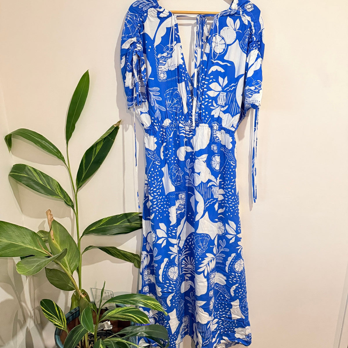 Miracle Blue & White Print V-Neck Maxi Dress Size 16