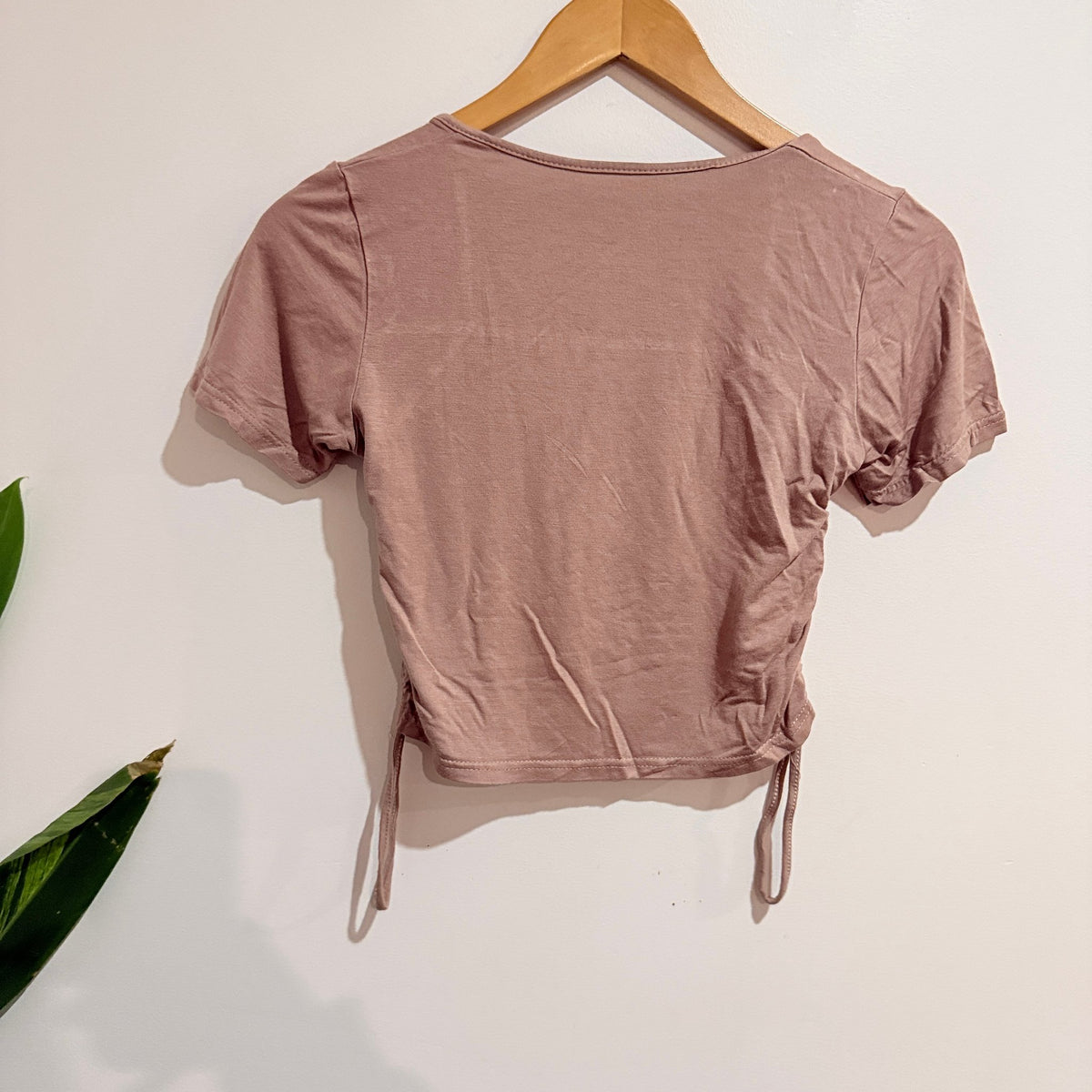 Mocha Square Neck Ruched Side Tie Crop Tee - u/arm 35cm