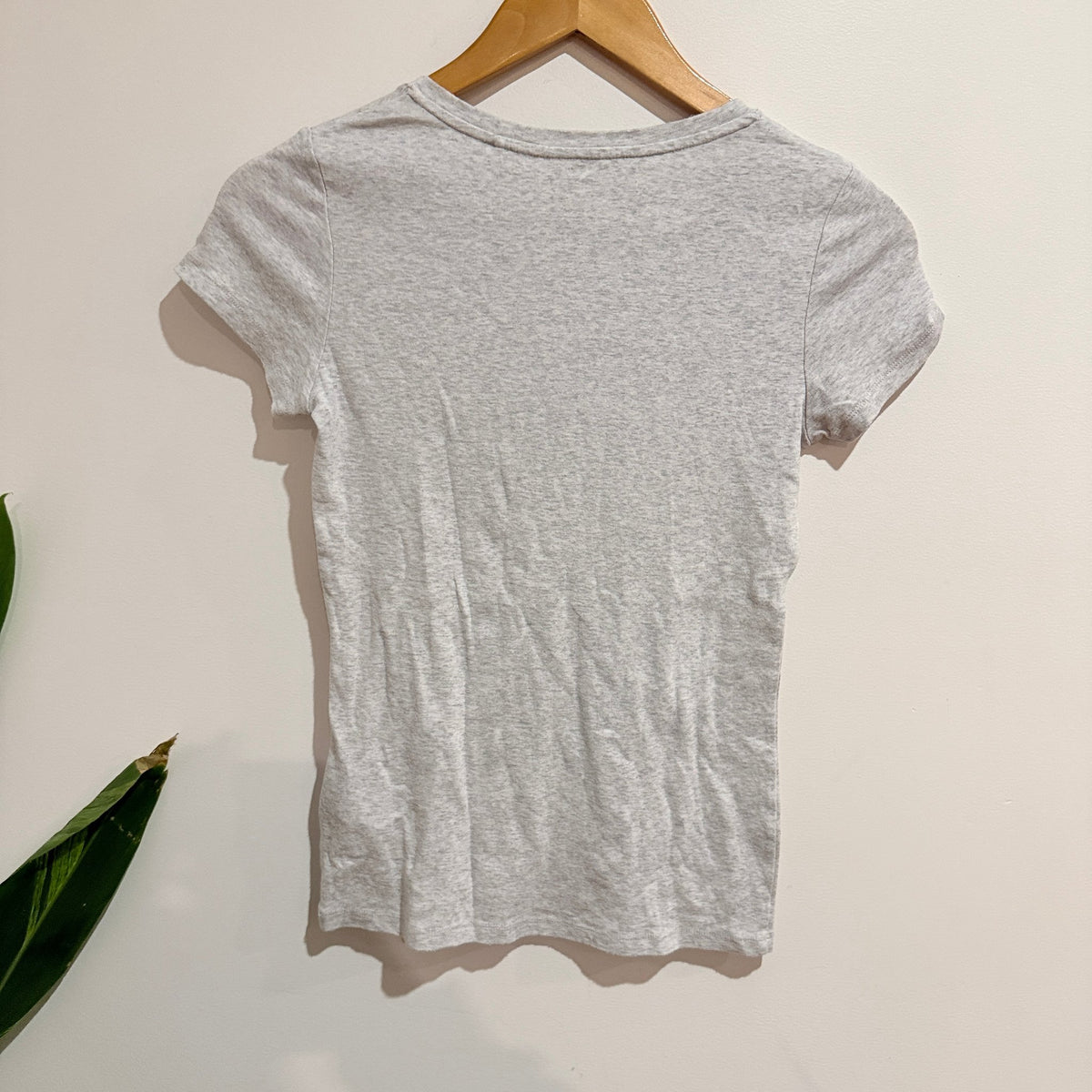 Uniqlo Supima Light Grey Ribbed Henley Tee Size S
