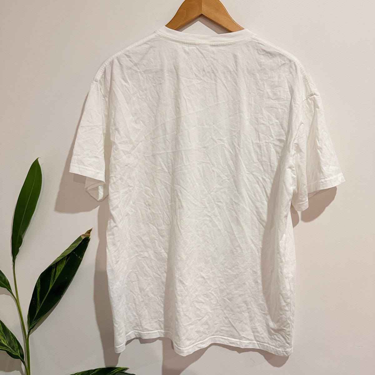 Devereux Golf White Skull Graphic Tee Size 2XL | U/Arm to U/Arm 58cm