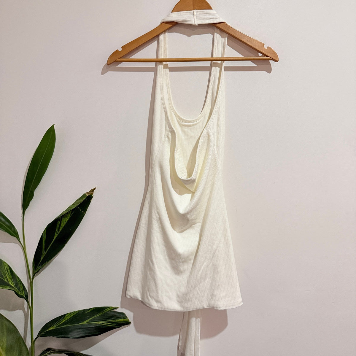 Pepper Mayo Cream Halter Tie Waist Top Size S