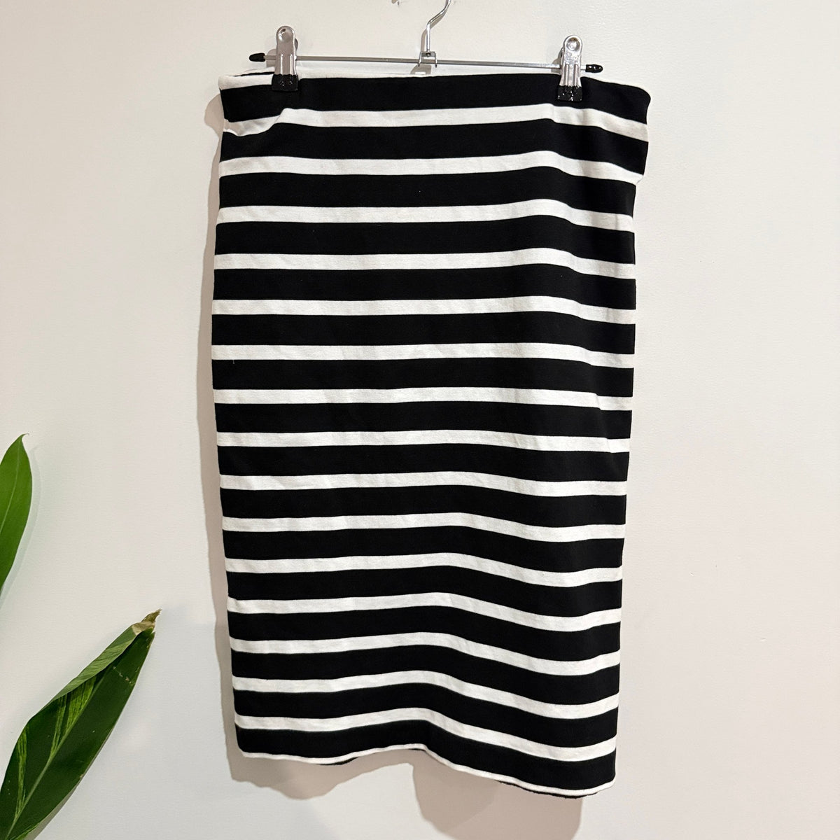 Jacki Peters Black & White Stripe Knit Pencil Skirt Size 10