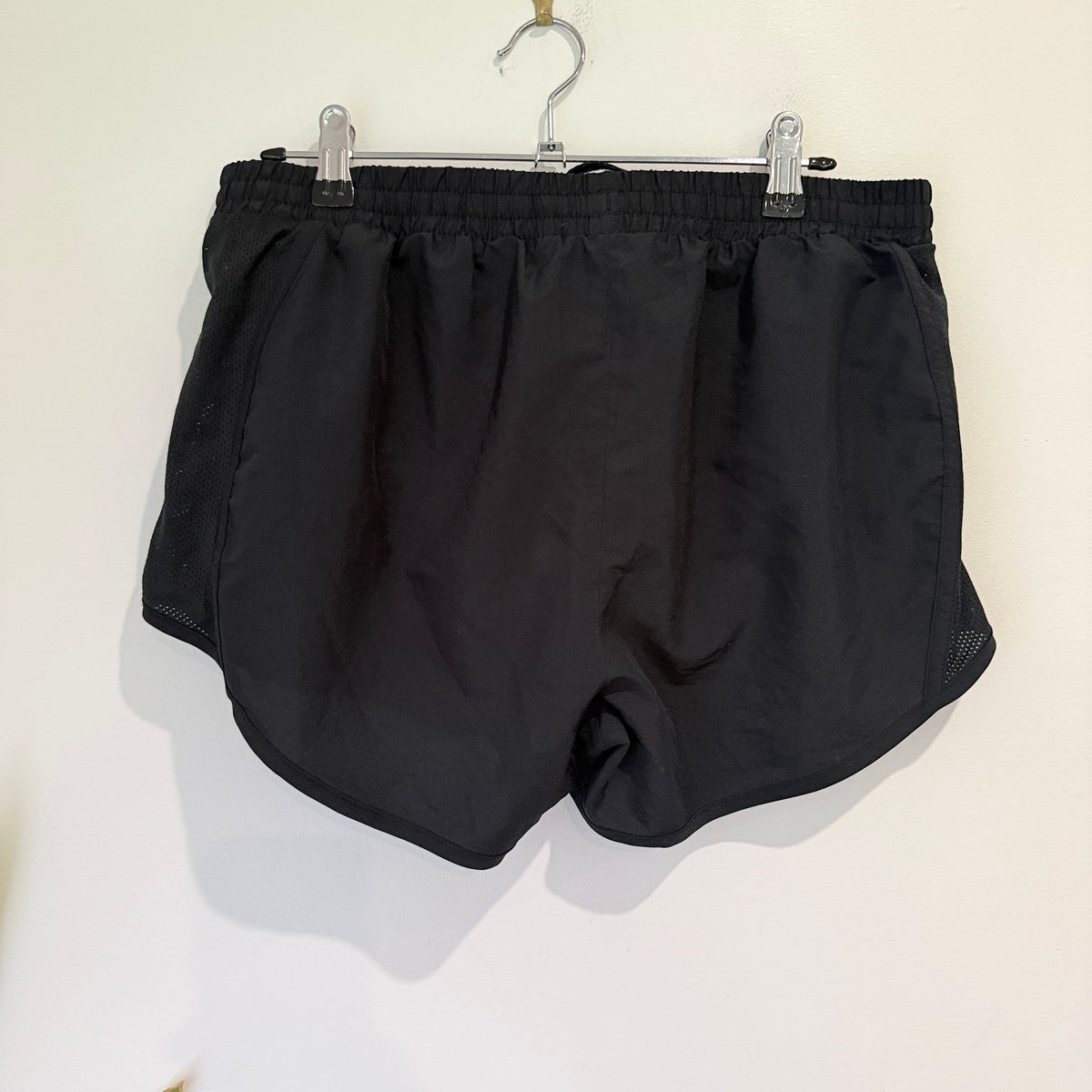 Under Armour HeatGear Black Running Shorts Size L
