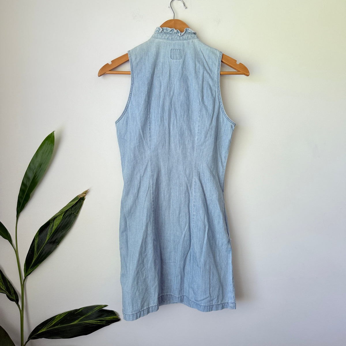 Sass & Bide Light Denim Ruffle Front Sleeveless Dress Size 38 (marked)