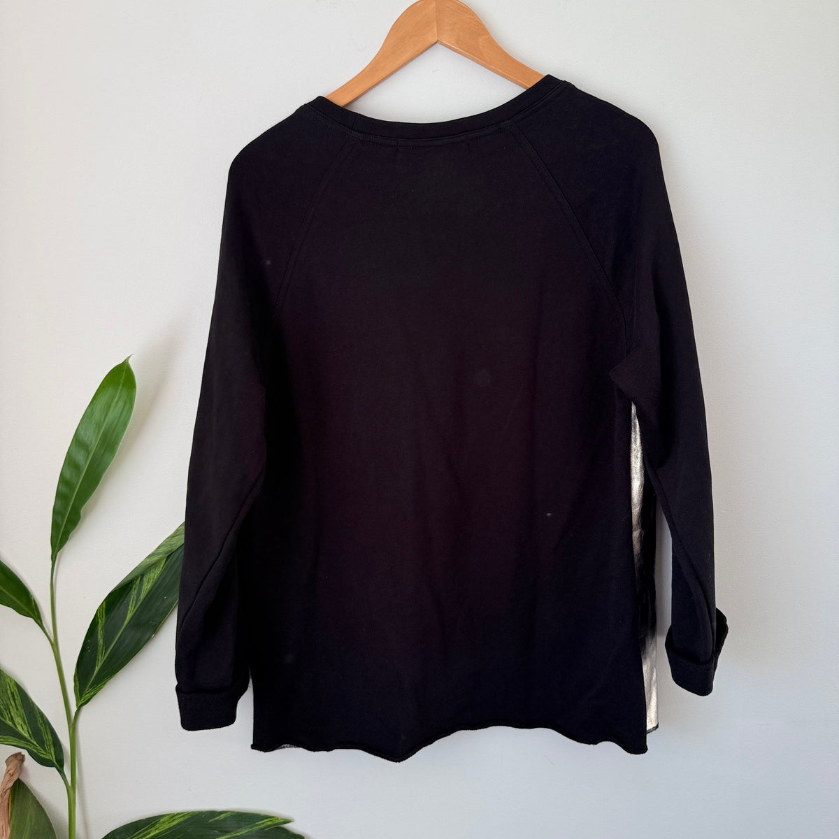 Julian Danger Black & Metallic Raglan Sweatshirt Size 8