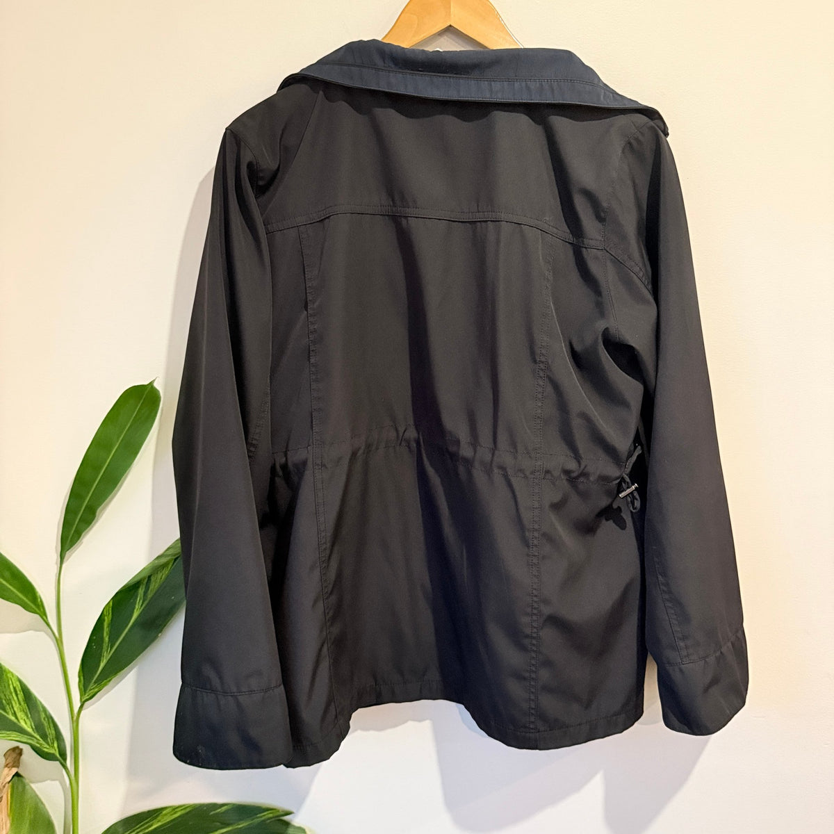 Brand Unknown Size U/Arm to U/Arm 57cm Zip Up Utility Jacket