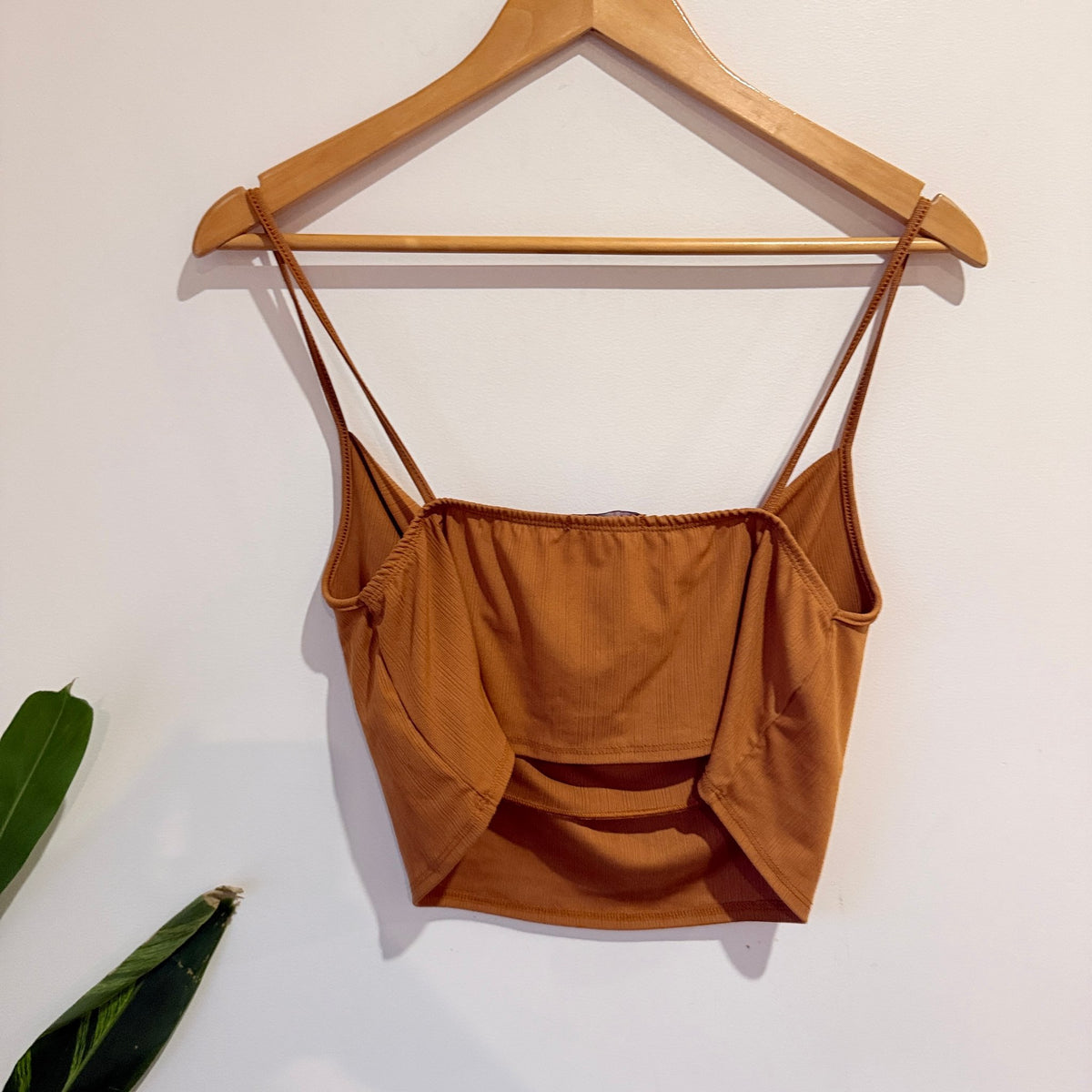 Marisa Atitude Size S | U/Arm to U/Arm 40cm Cowl Neck Cami Crop Top