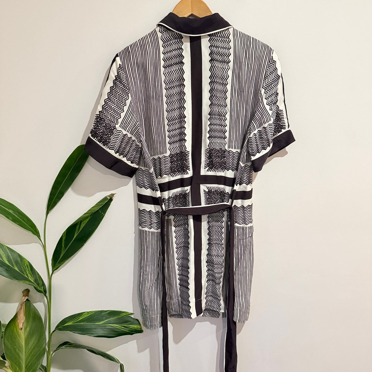 Witchery Size 8 Geometric Print Belted Shirt Dress