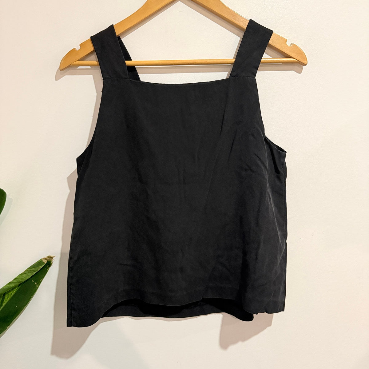 Gorman Size 10 Tencel Square Neck Wide Strap Top