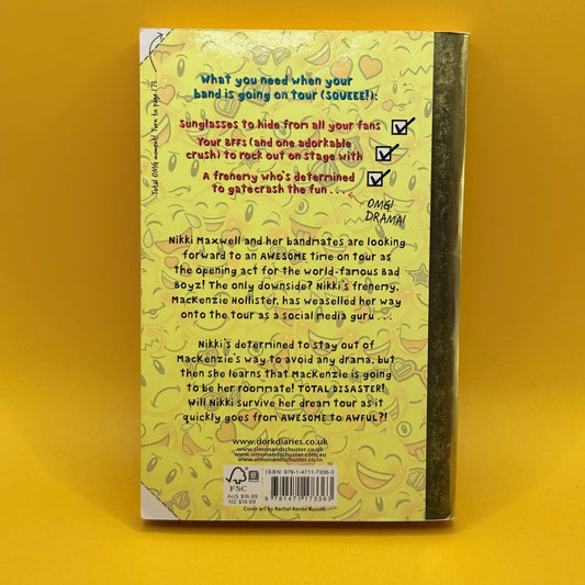 Dork Diaries: Spectacular Superstar by Rachel Renée Russell