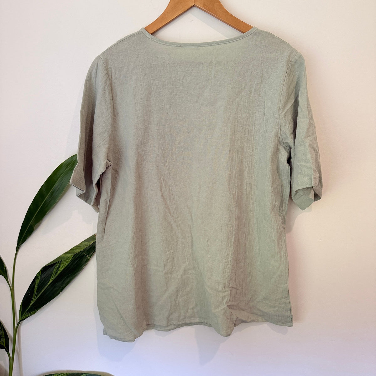 Brand Unknown Size XL | U/Arm to U/Arm 55cm Cotton Short Sleeve Top