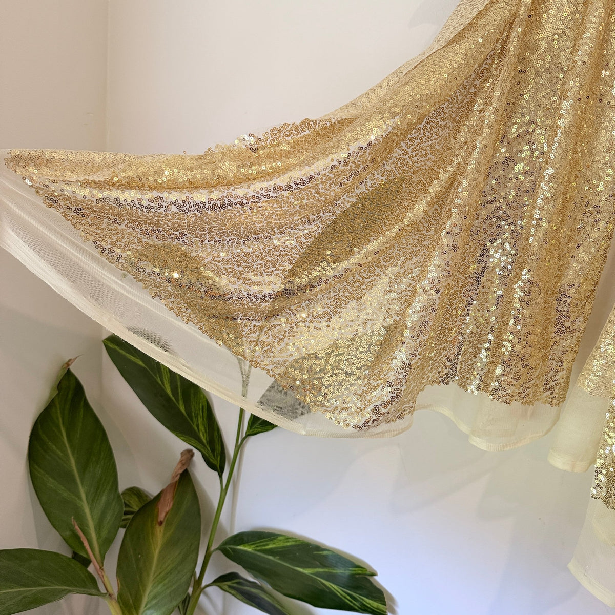 Brand Unknown Sequin Mesh Scarf / Wrap