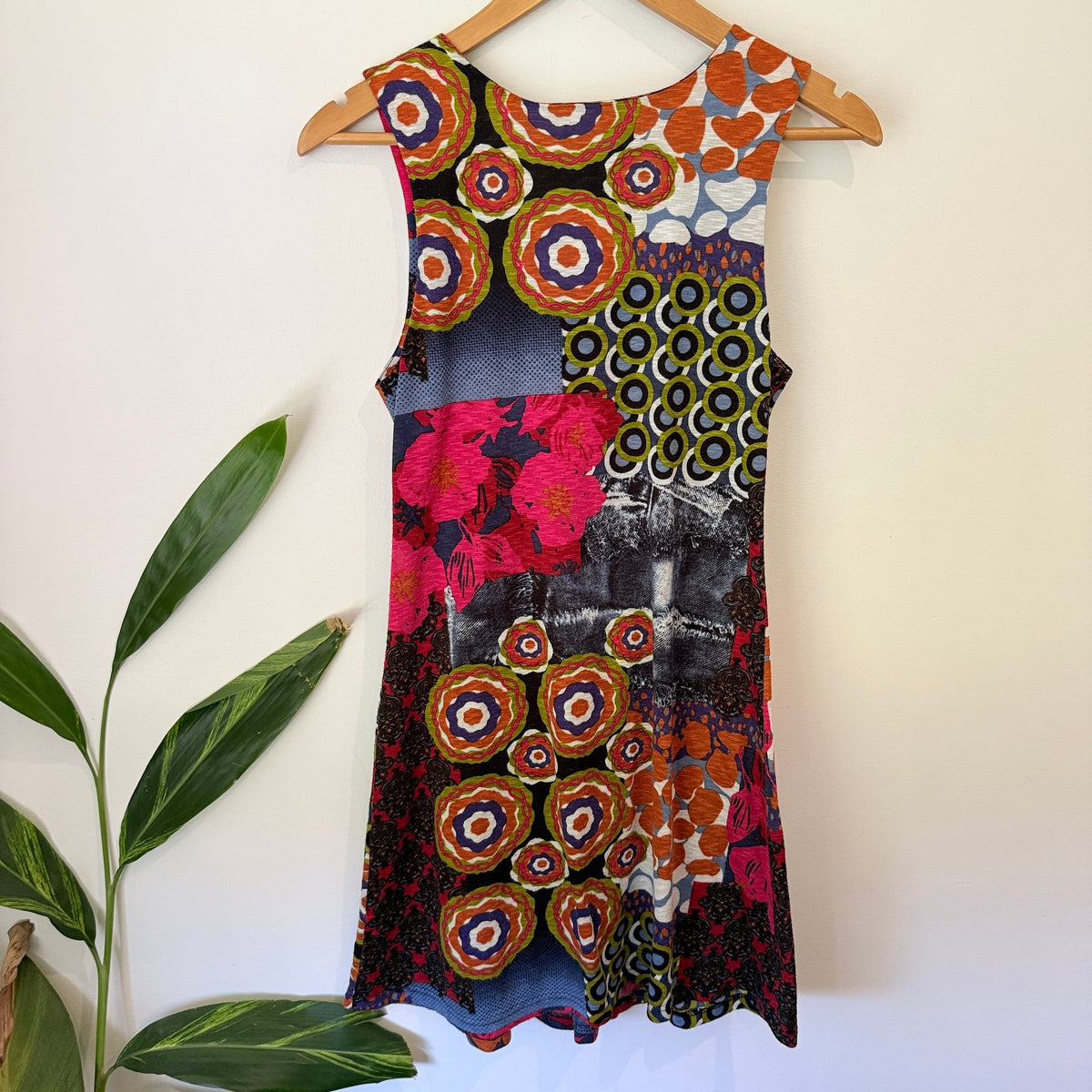 Mountford Size 8 Abstract Print Sleeveless Shift Dress