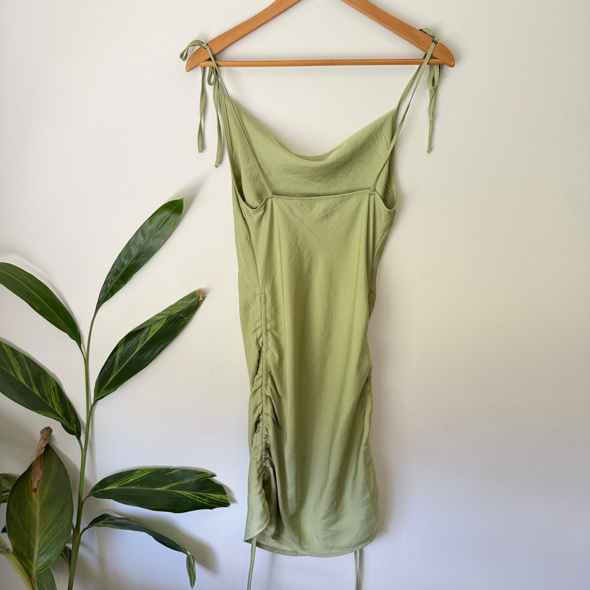 Glassons Size 8 Satin Cowl Neck Ruched Slip Dress – photo 5