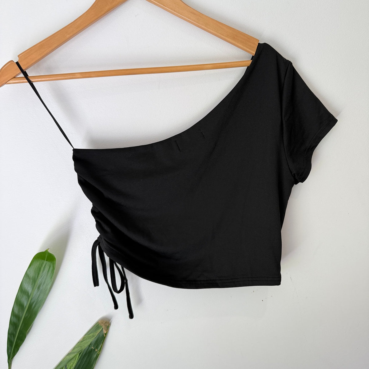 Mirrou Size XL One Shoulder Ruched Side Crop Top