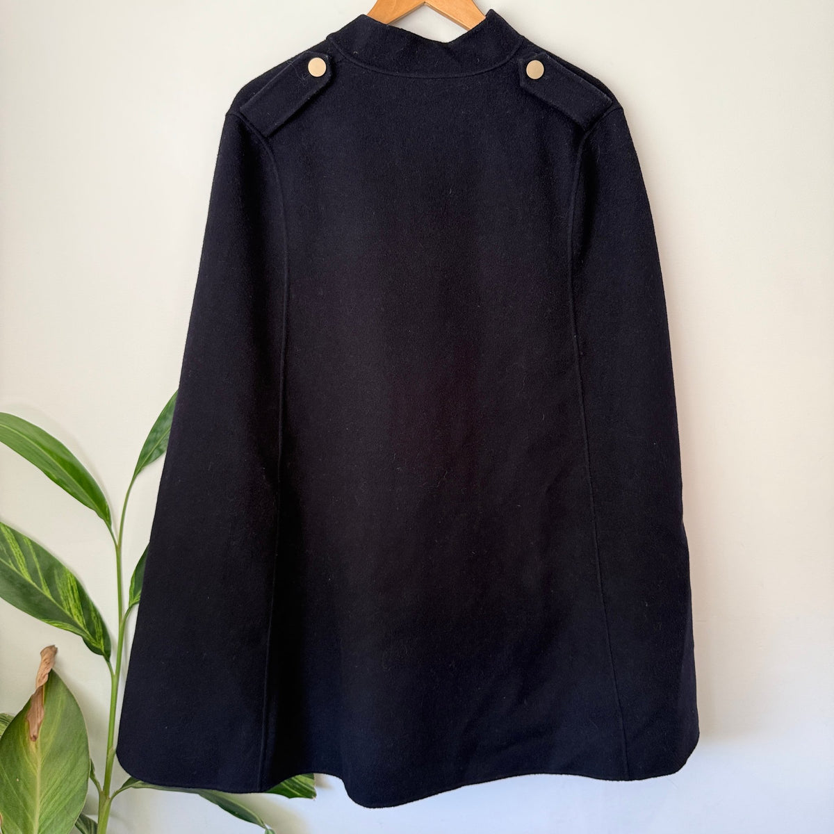 Hunting Beautiful Size M Handmade 100% Wool Double Breasted Cape Coat – Navy